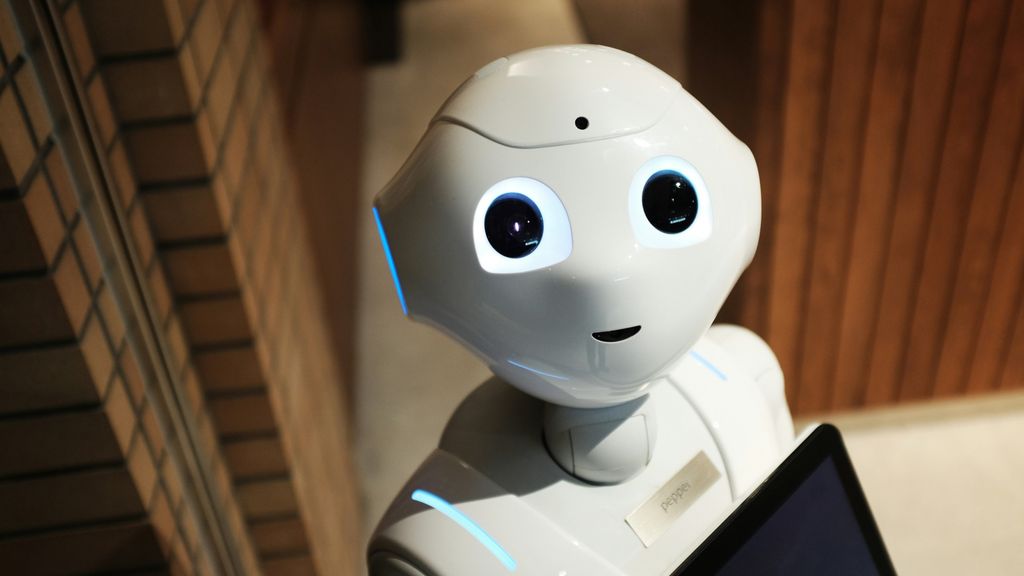 A friendly white robot — NitroxBrain at your service